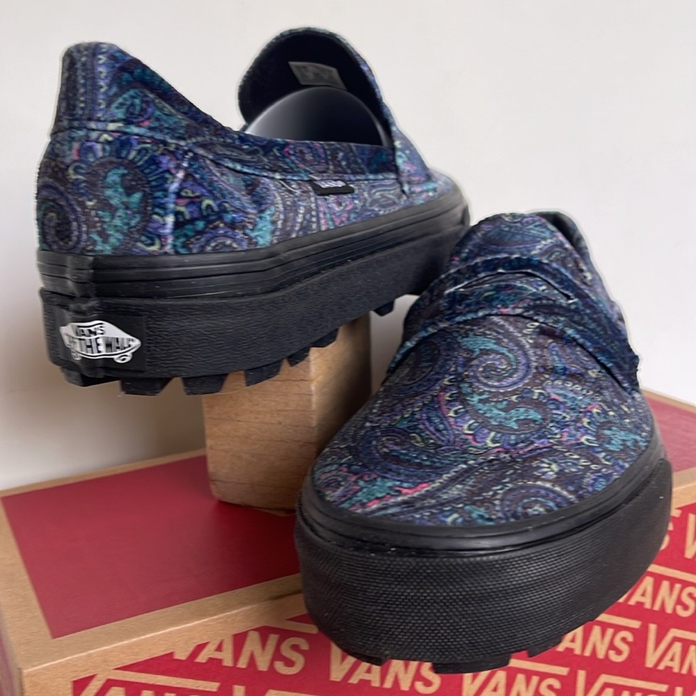 Vans WMNS Style 53 Velvet Paisley
VN000CQPCX9
Sneakers - Picture 7 of 16